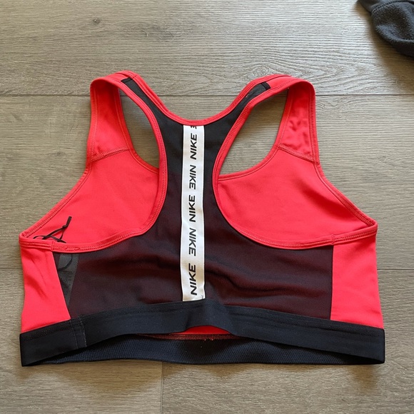 Red Nike sports bra - Picture 2 of 2